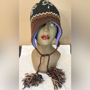 IRELAND Braided Shamrock Pom Beanie Hat Adult Cap (Brown)